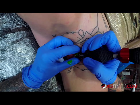 ❤️ Extremt tatuerade snyggingen Sully Savage fick en tatuering på sin klitoris ❤️ Sex at sv.com-porn-zog.ru